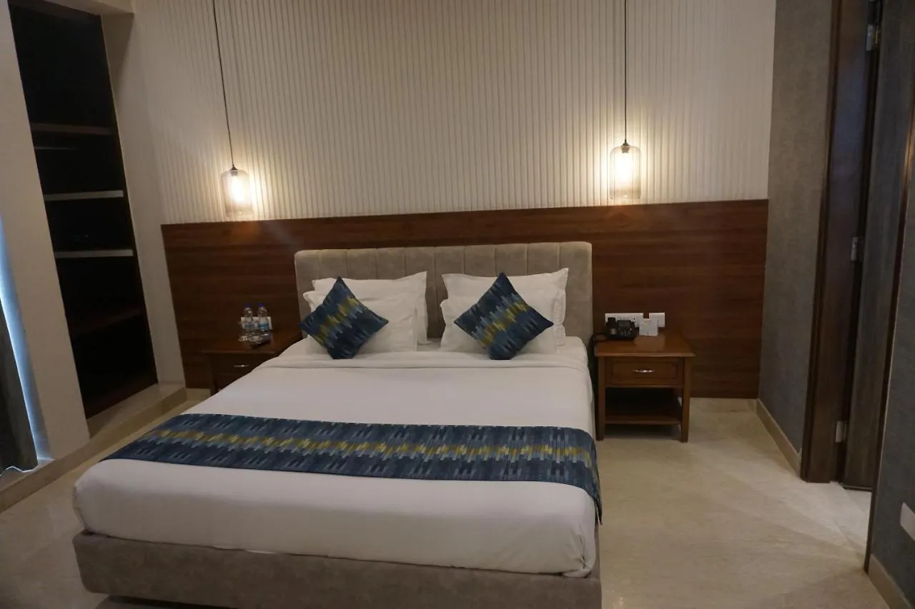 Comfort Inn Dhaliwals, غورغاون فندق