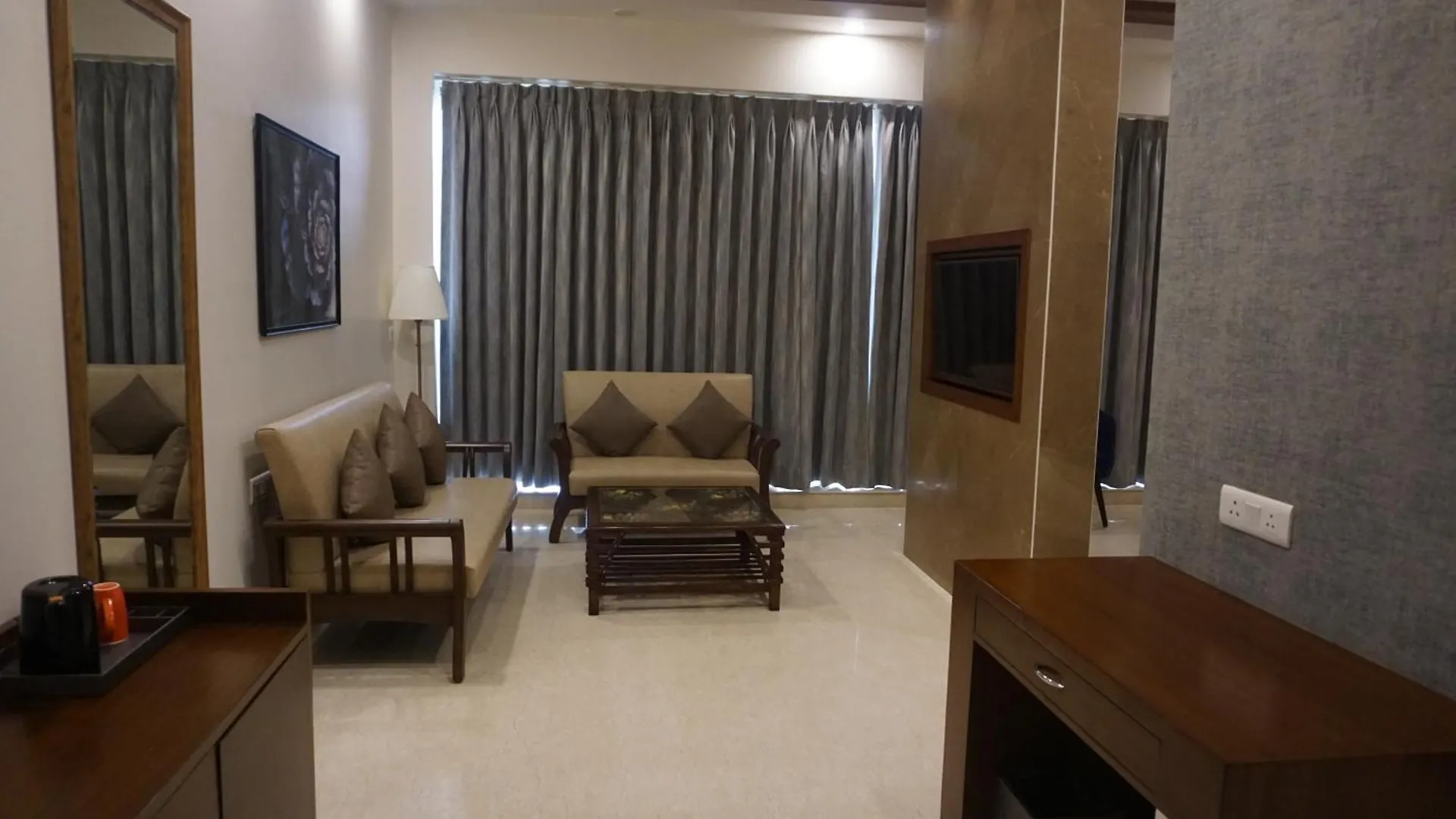 Hotel Comfort Inn Dhaliwals, Gurgaon
